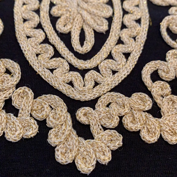 GLAMOUR Size M~Gold Embroidery Trimmed Tank Top ~ - Picture 5 of 8